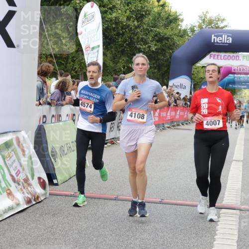 06.09.2026 - CURREX Alsterlauf Yannick Fuchs http://msf.ph/oto/10175881 06.09.2026 09:54:28 Ziel 2162, 3393, 3591, 4007, 4108, 4574, 4661, 5579, 5934, 6051, 6163, 6175, 6194, 6469, 8179 meine-sportfotos.de