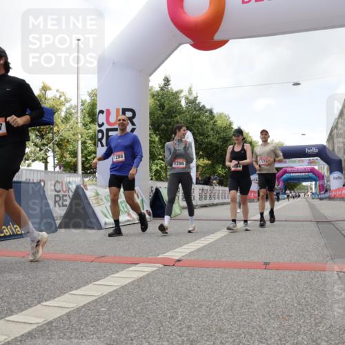 06.09.2026 - CURREX Alsterlauf Yannick Fuchs http://msf.ph/oto/10175899 06.09.2026 12:01:51 Ziel 1095, 1284, 1285, 1286, 1288, 1298, 1305, 8042 meine-sportfotos.de