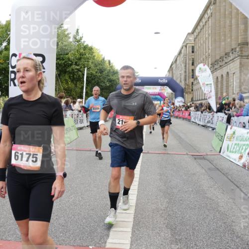 06.09.2026 - CURREX Alsterlauf Yannick Fuchs http://msf.ph/oto/10175959 06.09.2026 09:54:35 Ziel 2162, 2179, 2477, 3410, 3478, 4007, 4108, 4574, 5116, 5250, 5447, 5589, 5654, 5700, 5701, 6011, 6051, 6175, 6329, 6331, 6437 meine-sportfotos.de