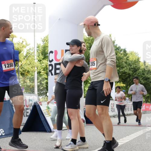 06.09.2026 - CURREX Alsterlauf Yannick Fuchs http://msf.ph/oto/10176091 06.09.2026 12:01:54 Ziel 1095, 1284, 1285, 1286, 1288, 1298, 1305, 8042 meine-sportfotos.de
