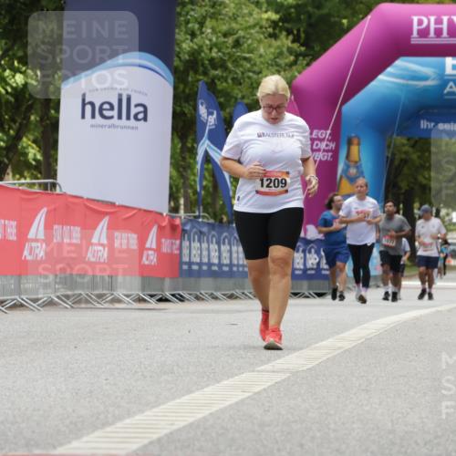 06.09.2026 - CURREX Alsterlauf Yannick Fuchs http://msf.ph/oto/10176363 06.09.2026 12:02:08 Ziel 1150, 1209, 1326 meine-sportfotos.de