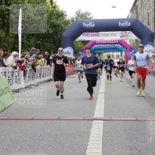 06.09.2026 - CURREX Alsterlauf Yannick Fuchs http://msf.ph/oto/10176440 06.09.2026 09:54:43 Ziel 2179, 2433, 2451, 2477, 2640, 3233, 3410, 3413, 3478, 3629, 4206, 4974, 5116, 5250, 5447, 5654, 5666, 5700, 5701, 6011, 6079, 6329, 6331, 6437 meine-sportfotos.de