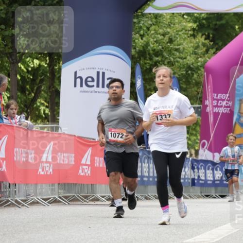06.09.2026 - CURREX Alsterlauf Yannick Fuchs http://msf.ph/oto/10176482 06.09.2026 12:02:18 Ziel 1072, 1209, 1337 meine-sportfotos.de