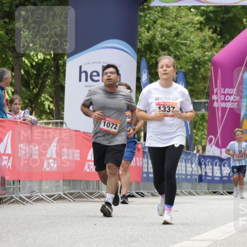 06.09.2026 - CURREX Alsterlauf Yannick Fuchs http://msf.ph/oto/10176510 06.09.2026 12:02:18 Ziel 1072, 1209, 1337 meine-sportfotos.de