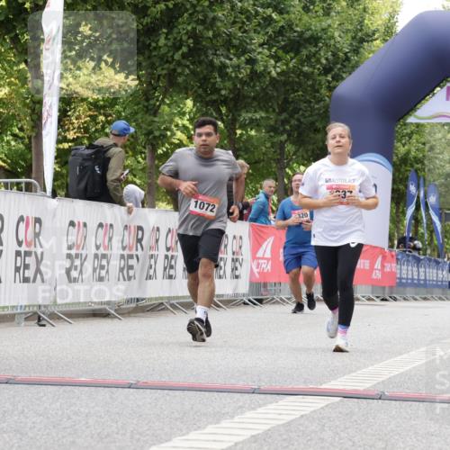 06.09.2026 - CURREX Alsterlauf Yannick Fuchs http://msf.ph/oto/10176539 06.09.2026 12:02:21 Ziel 1072, 1337 meine-sportfotos.de