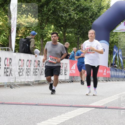 06.09.2026 - CURREX Alsterlauf Yannick Fuchs http://msf.ph/oto/10176555 06.09.2026 12:02:21 Ziel 1072, 1337 meine-sportfotos.de