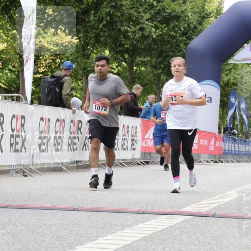 06.09.2026 - CURREX Alsterlauf Yannick Fuchs http://msf.ph/oto/10176572 06.09.2026 12:02:21 Ziel 1072, 1337 meine-sportfotos.de