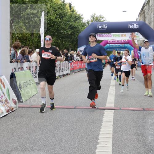 06.09.2026 - CURREX Alsterlauf Yannick Fuchs http://msf.ph/oto/10176598 06.09.2026 09:54:44 Ziel 2179, 2433, 2451, 2477, 2640, 3233, 3410, 3413, 3478, 3629, 4206, 4394, 4974, 5116, 5250, 5447, 5654, 5666, 5700, 5701, 6011, 6079, 6329, 6331 meine-sportfotos.de