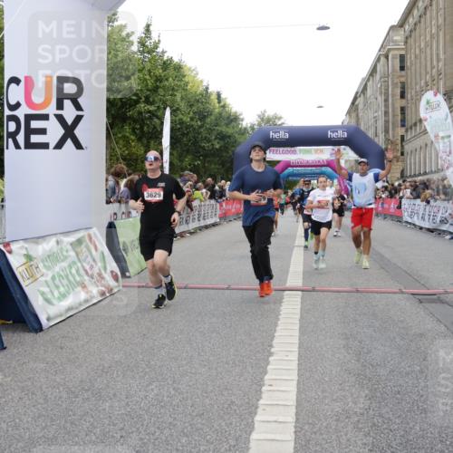 06.09.2026 - CURREX Alsterlauf Yannick Fuchs http://msf.ph/oto/10176633 06.09.2026 09:54:45 Ziel 2179, 2433, 2451, 2477, 2640, 3233, 3413, 3478, 3629, 4206, 4394, 4974, 5116, 5250, 5447, 5654, 5657, 5666, 5700, 5701, 6079, 6210, 6329, 6331 meine-sportfotos.de