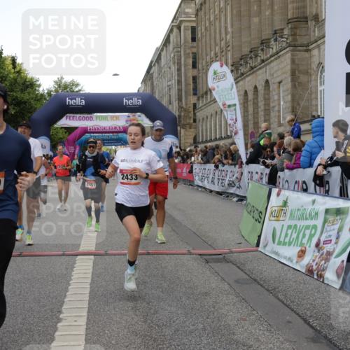 06.09.2026 - CURREX Alsterlauf Yannick Fuchs http://msf.ph/oto/10176676 06.09.2026 09:54:46 Ziel 2179, 2433, 2451, 2477, 2640, 3233, 3413, 3478, 3629, 4206, 4394, 4974, 5116, 5250, 5447, 5654, 5657, 5666, 5700, 5701, 6079, 6210, 6329, 6331 meine-sportfotos.de