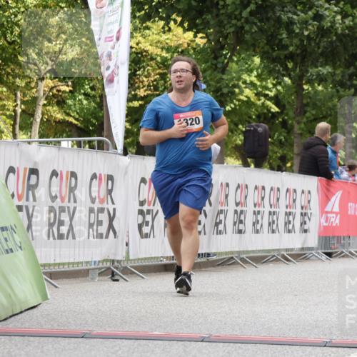 06.09.2026 - CURREX Alsterlauf Yannick Fuchs http://msf.ph/oto/10176692 06.09.2026 12:02:24 Ziel 1072, 1320, 1337 meine-sportfotos.de