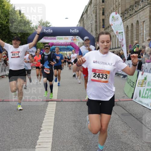 06.09.2026 - CURREX Alsterlauf Yannick Fuchs http://msf.ph/oto/10176746 06.09.2026 09:54:46 Ziel 2179, 2433, 2451, 2477, 2640, 3233, 3413, 3478, 3629, 4206, 4394, 4974, 5116, 5250, 5447, 5654, 5657, 5666, 5700, 5701, 6079, 6210, 6329, 6331 meine-sportfotos.de