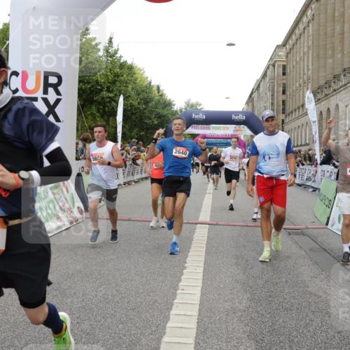 06.09.2026 - CURREX Alsterlauf Yannick Fuchs http://msf.ph/oto/10176863 06.09.2026 09:54:48 Ziel 2395, 2433, 2451, 2587, 2640, 3233, 3251, 3413, 3629, 3991, 4206, 4394, 4974, 5165, 5657, 5666, 6079, 6210 meine-sportfotos.de
