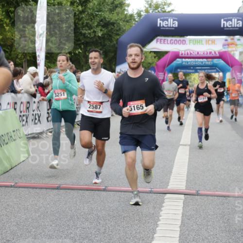 06.09.2026 - CURREX Alsterlauf Yannick Fuchs http://msf.ph/oto/10177040 06.09.2026 09:54:52 Ziel 2314, 2395, 2433, 2451, 2587, 2640, 3251, 3341, 3363, 3413, 3629, 3991, 4206, 4335, 4394, 4458, 4974, 5165, 5657, 5666, 6079, 6191, 6210 meine-sportfotos.de