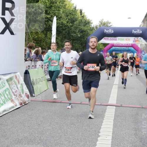 06.09.2026 - CURREX Alsterlauf Yannick Fuchs http://msf.ph/oto/10177082 06.09.2026 09:54:52 Ziel 2314, 2395, 2433, 2451, 2587, 2640, 3251, 3341, 3363, 3413, 3629, 3991, 4206, 4335, 4394, 4458, 4974, 5165, 5657, 5666, 6079, 6191, 6210 meine-sportfotos.de