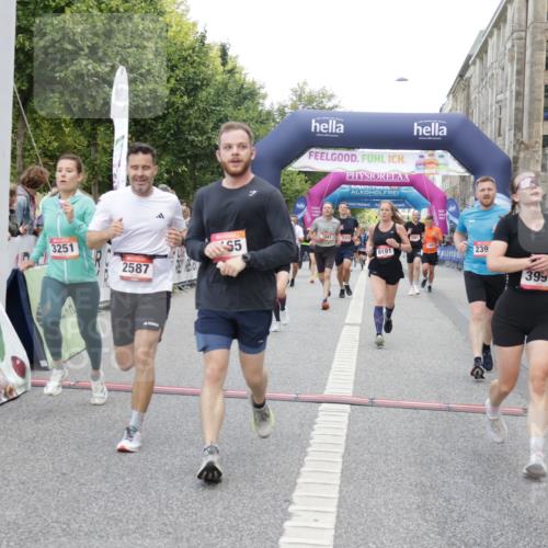 06.09.2026 - CURREX Alsterlauf Yannick Fuchs http://msf.ph/oto/10177123 06.09.2026 09:54:52 Ziel 2314, 2395, 2433, 2451, 2587, 2640, 3251, 3341, 3363, 3413, 3629, 3991, 4206, 4335, 4394, 4458, 4974, 5165, 5657, 5666, 6079, 6191, 6210 meine-sportfotos.de