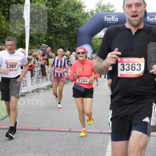 06.09.2026 - CURREX Alsterlauf Yannick Fuchs http://msf.ph/oto/10177518 06.09.2026 09:54:58 Ziel 2184, 2261, 2314, 2395, 2397, 2494, 2587, 2826, 2962, 3251, 3291, 3341, 3363, 3991, 4322, 4335, 4458, 4839, 5094, 5165, 5298, 5385, 6191 meine-sportfotos.de