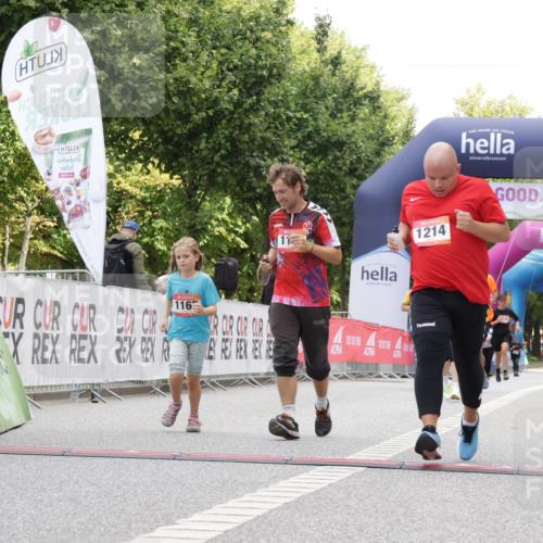 06.09.2026 - CURREX Alsterlauf Yannick Fuchs http://msf.ph/oto/10177754 06.09.2026 12:03:02 Ziel 1144, 1151, 1166, 1167, 1214, 1309, 1331, 8103 meine-sportfotos.de