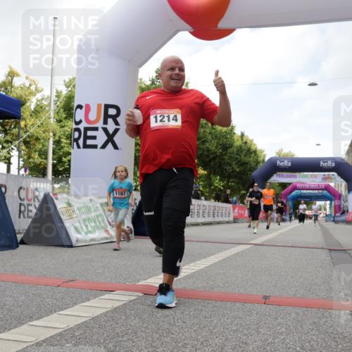 06.09.2026 - CURREX Alsterlauf Yannick Fuchs http://msf.ph/oto/10177822 06.09.2026 12:03:04 Ziel 1166, 1167, 1214, 1309, 1336, 6390, 8103 meine-sportfotos.de