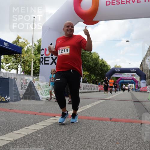 06.09.2026 - CURREX Alsterlauf Yannick Fuchs http://msf.ph/oto/10177833 06.09.2026 12:03:04 Ziel 1166, 1167, 1214, 1309, 1336, 6390, 8103 meine-sportfotos.de