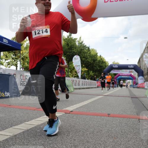 06.09.2026 - CURREX Alsterlauf Yannick Fuchs http://msf.ph/oto/10177864 06.09.2026 12:03:05 Ziel 1166, 1167, 1214, 1309, 1336, 6390, 8103 meine-sportfotos.de