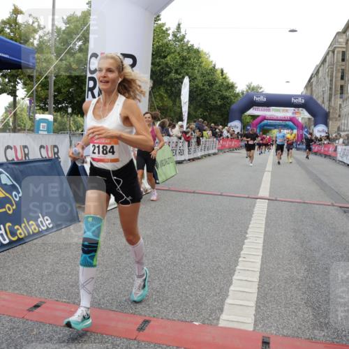06.09.2026 - CURREX Alsterlauf Yannick Fuchs http://msf.ph/oto/10177896 06.09.2026 09:55:05 Ziel 2184, 2261, 2348, 2397, 2494, 2502, 2826, 2962, 3291, 4322, 4622, 4765, 4839, 5094, 5298, 5385, 5721 meine-sportfotos.de