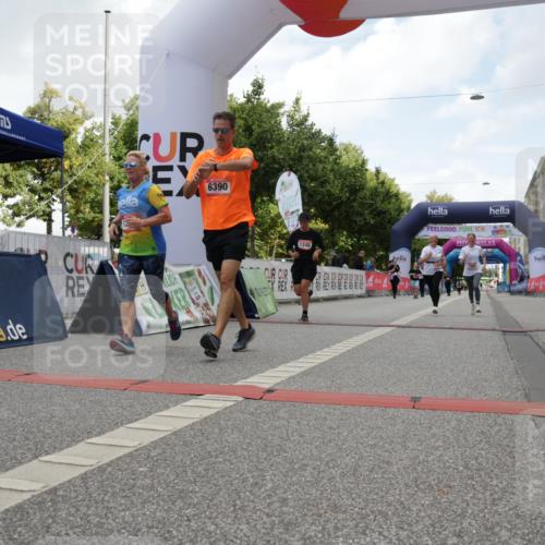 06.09.2026 - CURREX Alsterlauf Yannick Fuchs http://msf.ph/oto/10178120 06.09.2026 12:03:10 Ziel 1166, 1167, 1248, 1282, 1292, 1336, 6390, 8103 meine-sportfotos.de
