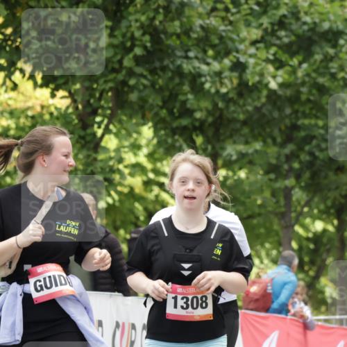 06.09.2026 - CURREX Alsterlauf Yannick Fuchs http://msf.ph/oto/10178272 06.09.2026 12:03:20 Ziel 1122, 1134, 1308 meine-sportfotos.de