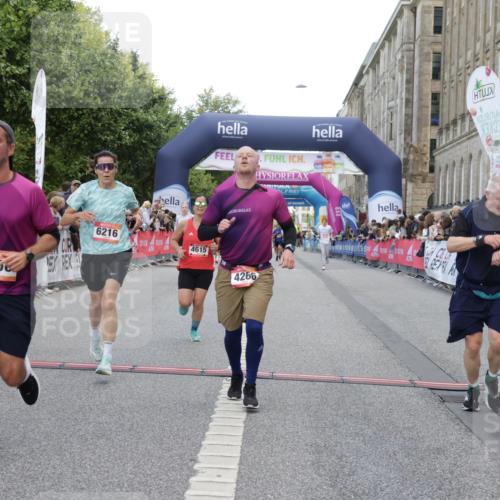 06.09.2026 - CURREX Alsterlauf Yannick Fuchs http://msf.ph/oto/10178419 06.09.2026 09:55:12 Ziel 2348, 2499, 2908, 4266, 4615, 4622, 4686, 4765, 4956, 5721, 6216 meine-sportfotos.de