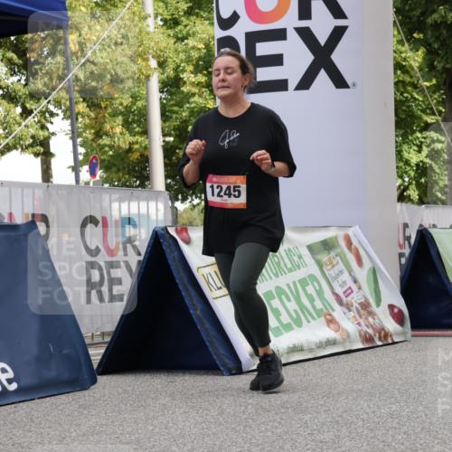 06.09.2026 - CURREX Alsterlauf Yannick Fuchs http://msf.ph/oto/10178526 06.09.2026 12:03:33 Ziel 1055, 1245 meine-sportfotos.de