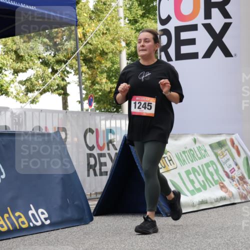 06.09.2026 - CURREX Alsterlauf Yannick Fuchs http://msf.ph/oto/10178538 06.09.2026 12:03:33 Ziel 1055, 1245 meine-sportfotos.de