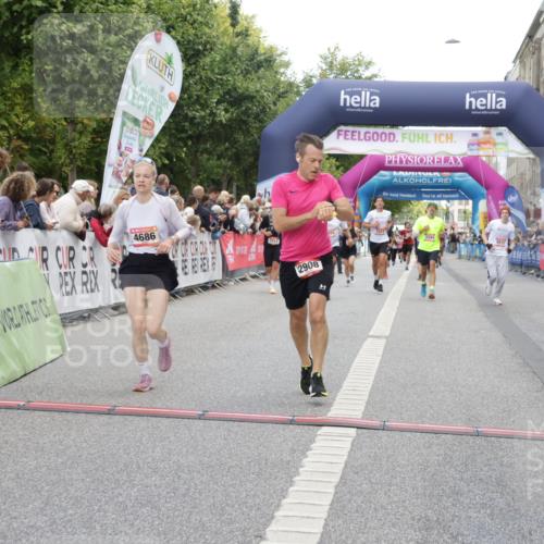 06.09.2026 - CURREX Alsterlauf Yannick Fuchs http://msf.ph/oto/10178644 06.09.2026 09:55:15 Ziel 2348, 2499, 2908, 4266, 4512, 4615, 4622, 4686, 4765, 4956, 5721, 5855, 6216 meine-sportfotos.de
