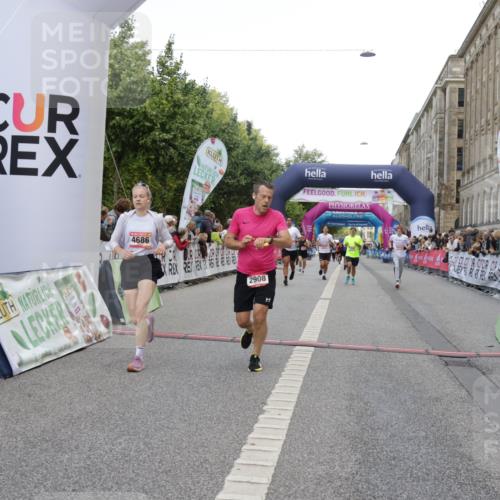 06.09.2026 - CURREX Alsterlauf Yannick Fuchs http://msf.ph/oto/10178727 06.09.2026 09:55:16 Ziel 2012, 2499, 2908, 3344, 4266, 4512, 4615, 4622, 4686, 4765, 4956, 5721, 5855, 6216 meine-sportfotos.de
