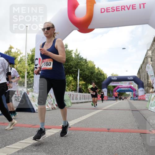06.09.2026 - CURREX Alsterlauf Yannick Fuchs http://msf.ph/oto/10178796 06.09.2026 12:03:45 Ziel 1067, 1145, 1180, 1302, 1335 meine-sportfotos.de