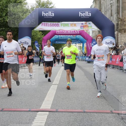 06.09.2026 - CURREX Alsterlauf Yannick Fuchs http://msf.ph/oto/10178927 06.09.2026 09:55:19 Ziel 2012, 2231, 2499, 2908, 3126, 3344, 3484, 4266, 4512, 4615, 4686, 5211, 5855, 6216 meine-sportfotos.de
