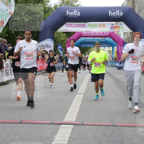 06.09.2026 - CURREX Alsterlauf Yannick Fuchs http://msf.ph/oto/10178941 06.09.2026 09:55:19 Ziel 2012, 2231, 2499, 2908, 3126, 3344, 3484, 4266, 4512, 4615, 4686, 5211, 5855, 6216 meine-sportfotos.de