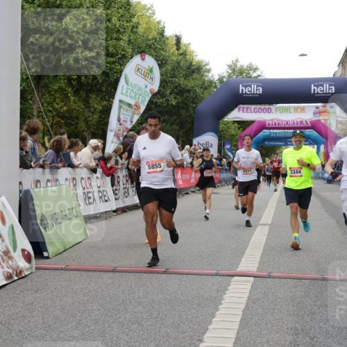 06.09.2026 - CURREX Alsterlauf Yannick Fuchs http://msf.ph/oto/10178959 06.09.2026 09:55:19 Ziel 2012, 2231, 2499, 2908, 3126, 3344, 3484, 4266, 4512, 4615, 4686, 5211, 5855, 6216 meine-sportfotos.de