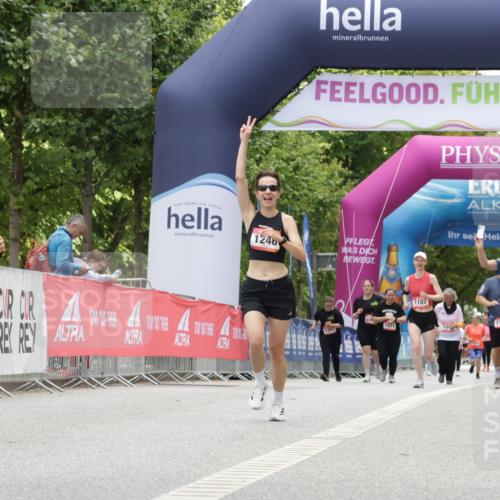 06.09.2026 - CURREX Alsterlauf Yannick Fuchs http://msf.ph/oto/10179249 06.09.2026 12:04:01 Ziel 1142, 1196, 1246 meine-sportfotos.de