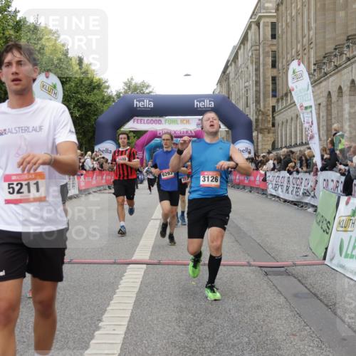 06.09.2026 - CURREX Alsterlauf Yannick Fuchs http://msf.ph/oto/10179305 06.09.2026 09:55:24 Ziel 2012, 2231, 2232, 3126, 3344, 3484, 4512, 4688, 5211, 5314, 5855, 6293, 6367 meine-sportfotos.de