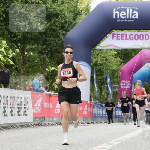 06.09.2026 - CURREX Alsterlauf Yannick Fuchs http://msf.ph/oto/10179407 06.09.2026 12:04:02 Ziel 1142, 1246 meine-sportfotos.de