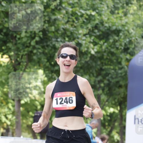 06.09.2026 - CURREX Alsterlauf Yannick Fuchs http://msf.ph/oto/10179430 06.09.2026 12:04:04 Ziel 1142, 1246 meine-sportfotos.de