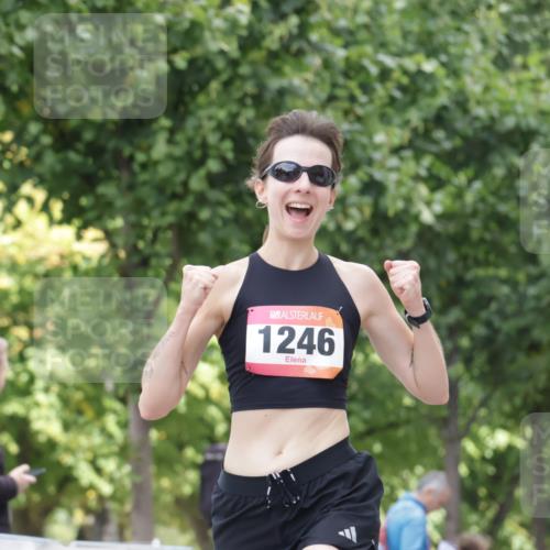 06.09.2026 - CURREX Alsterlauf Yannick Fuchs http://msf.ph/oto/10179442 06.09.2026 12:04:04 Ziel 1142, 1246 meine-sportfotos.de