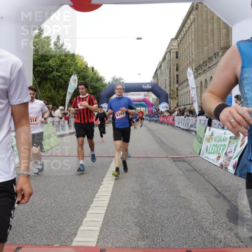 06.09.2026 - CURREX Alsterlauf Yannick Fuchs http://msf.ph/oto/10179470 06.09.2026 09:55:26 Ziel 2012, 2231, 2232, 3126, 3271, 3344, 3484, 4512, 4688, 5211, 5314, 5531, 5855, 6293, 6367 meine-sportfotos.de