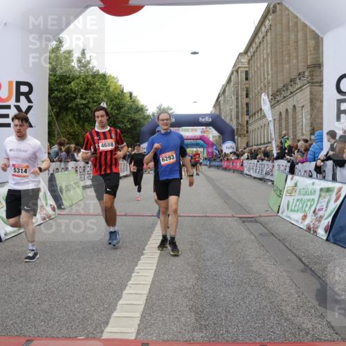06.09.2026 - CURREX Alsterlauf Yannick Fuchs http://msf.ph/oto/10179490 06.09.2026 09:55:26 Ziel 2012, 2231, 2232, 3126, 3271, 3344, 3484, 4512, 4688, 5211, 5314, 5531, 5855, 6293, 6367 meine-sportfotos.de