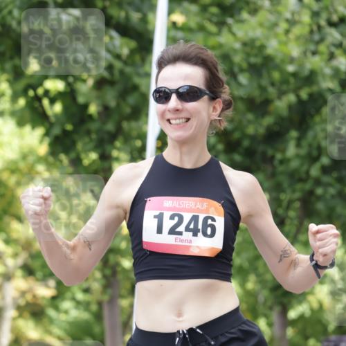 06.09.2026 - CURREX Alsterlauf Yannick Fuchs http://msf.ph/oto/10179494 06.09.2026 12:04:05 Ziel 1142, 1188, 1246 meine-sportfotos.de