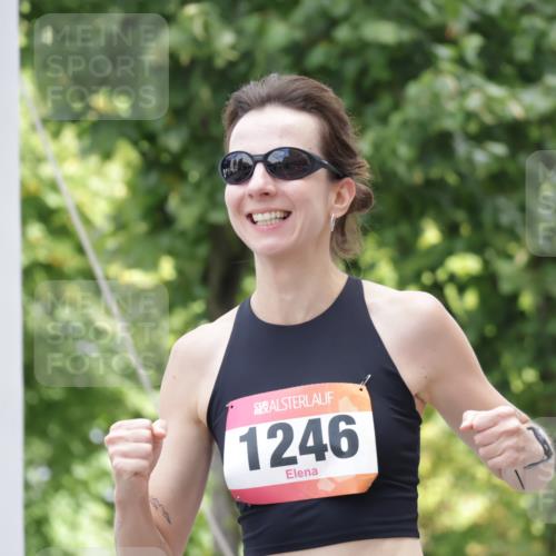 06.09.2026 - CURREX Alsterlauf Yannick Fuchs http://msf.ph/oto/10179522 06.09.2026 12:04:05 Ziel 1142, 1188, 1246 meine-sportfotos.de