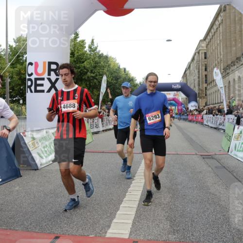 06.09.2026 - CURREX Alsterlauf Yannick Fuchs http://msf.ph/oto/10179530 06.09.2026 09:55:27 Ziel 2012, 2231, 2232, 3126, 3271, 3344, 3484, 4512, 4688, 5211, 5314, 5531, 5720, 5855, 6293, 6367 meine-sportfotos.de