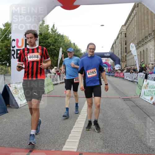 06.09.2026 - CURREX Alsterlauf Yannick Fuchs http://msf.ph/oto/10179548 06.09.2026 09:55:27 Ziel 2012, 2231, 2232, 3126, 3271, 3344, 3484, 4512, 4688, 5211, 5314, 5531, 5720, 5855, 6293, 6367 meine-sportfotos.de