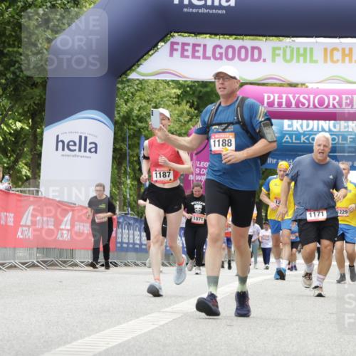 06.09.2026 - CURREX Alsterlauf Yannick Fuchs http://msf.ph/oto/10179570 06.09.2026 12:04:07 Ziel 1142, 1172, 1187, 1188, 1246 meine-sportfotos.de
