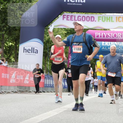 06.09.2026 - CURREX Alsterlauf Yannick Fuchs http://msf.ph/oto/10179606 06.09.2026 12:04:07 Ziel 1142, 1172, 1187, 1188, 1246 meine-sportfotos.de